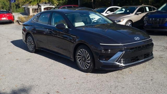 2025 Hyundai SONATA Hybrid SEL
