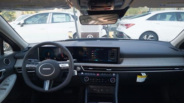 2025 Hyundai SONATA Hybrid SEL