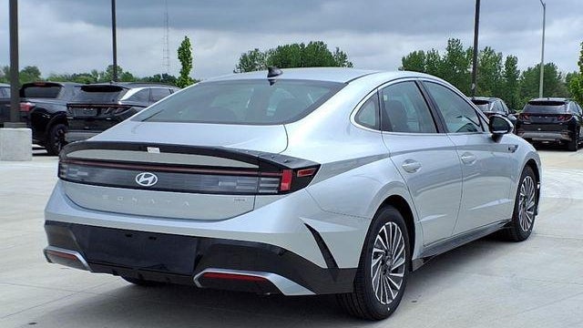 2025 Hyundai SONATA Hybrid SEL
