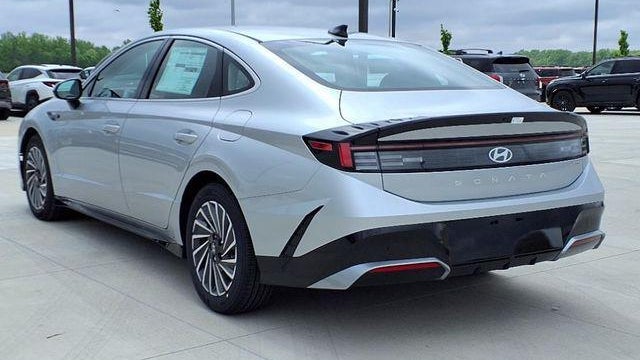 2025 Hyundai SONATA Hybrid SEL
