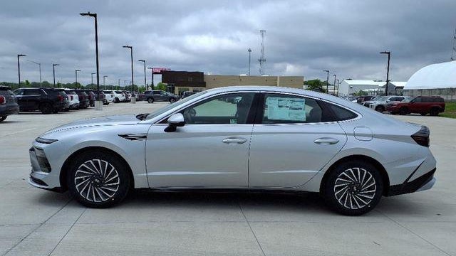 2025 Hyundai SONATA Hybrid SEL