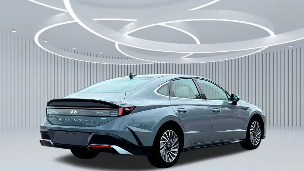 2025 Hyundai SONATA Hybrid SEL