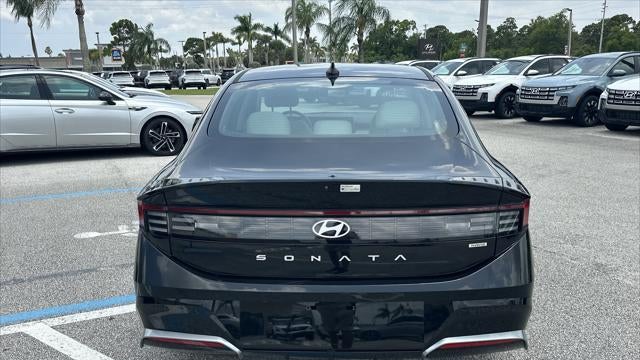 2024 Hyundai SONATA Hybrid SEL