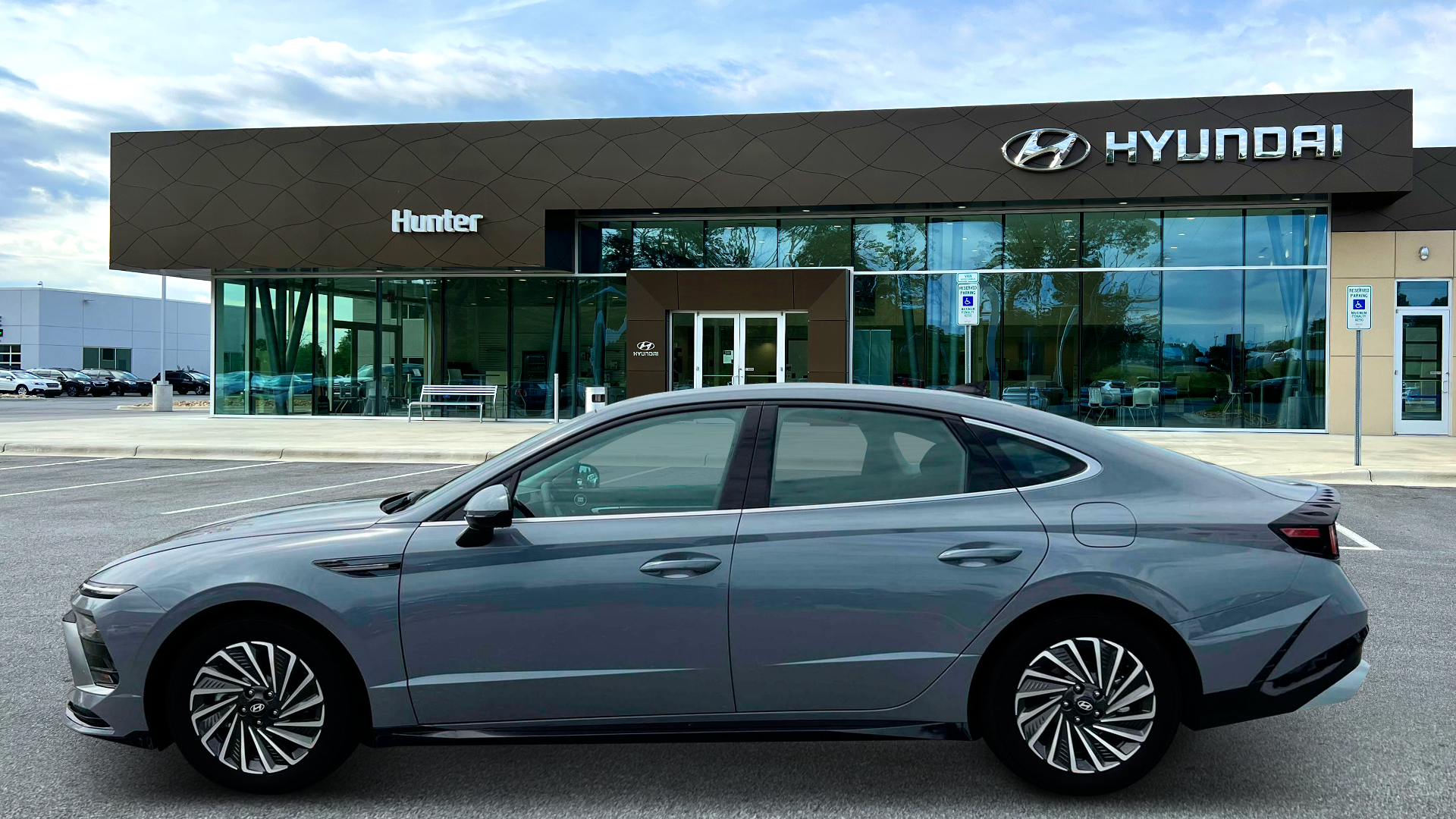 2025 Hyundai SONATA Hybrid SEL