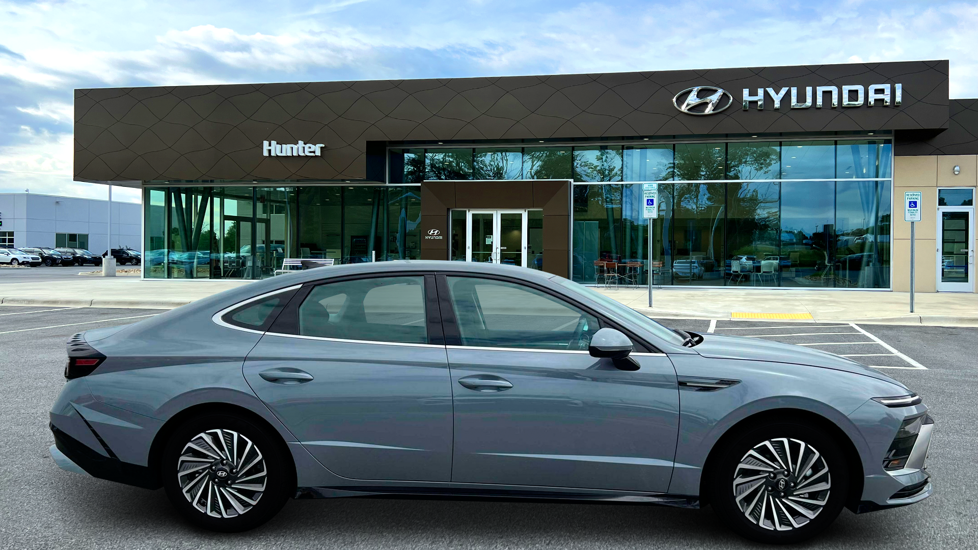 2025 Hyundai SONATA Hybrid SEL