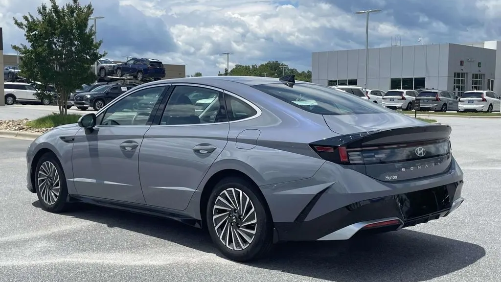 2025 Hyundai SONATA Hybrid SEL