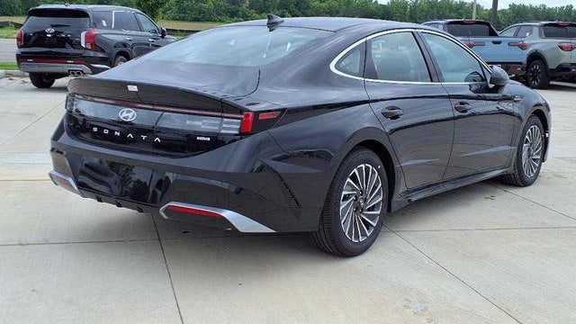 2025 Hyundai SONATA Hybrid SEL