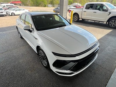 2025 Hyundai Sonata Hybrid SEL 4DR Sedan