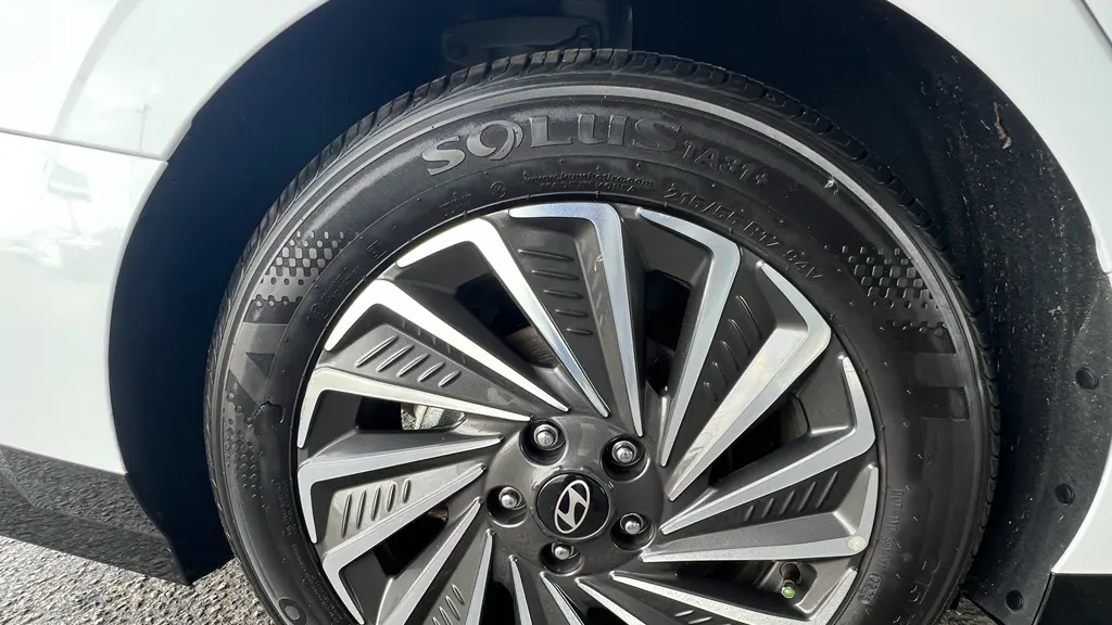 2025 Hyundai SONATA Hybrid SEL