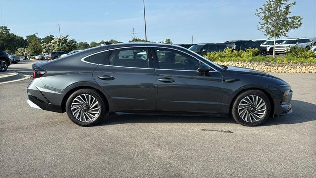 2025 Hyundai SONATA Hybrid SEL
