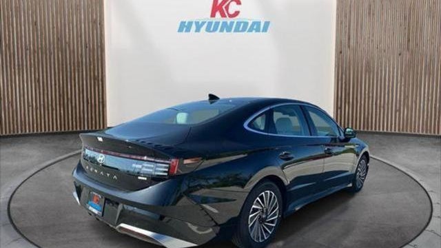 2025 Hyundai SONATA Hybrid SEL
