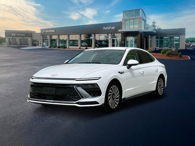 Photo of a 2024 Hyundai Sonata Hybrid SEL 4DR Sedan for sale