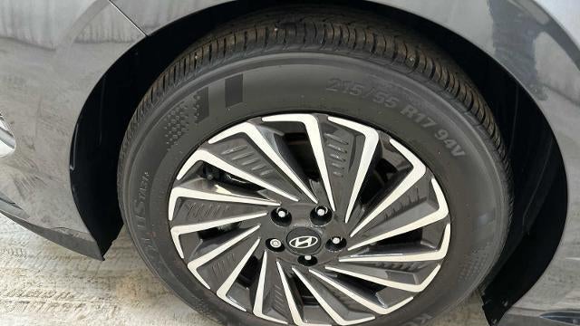 2025 Hyundai SONATA Hybrid SEL