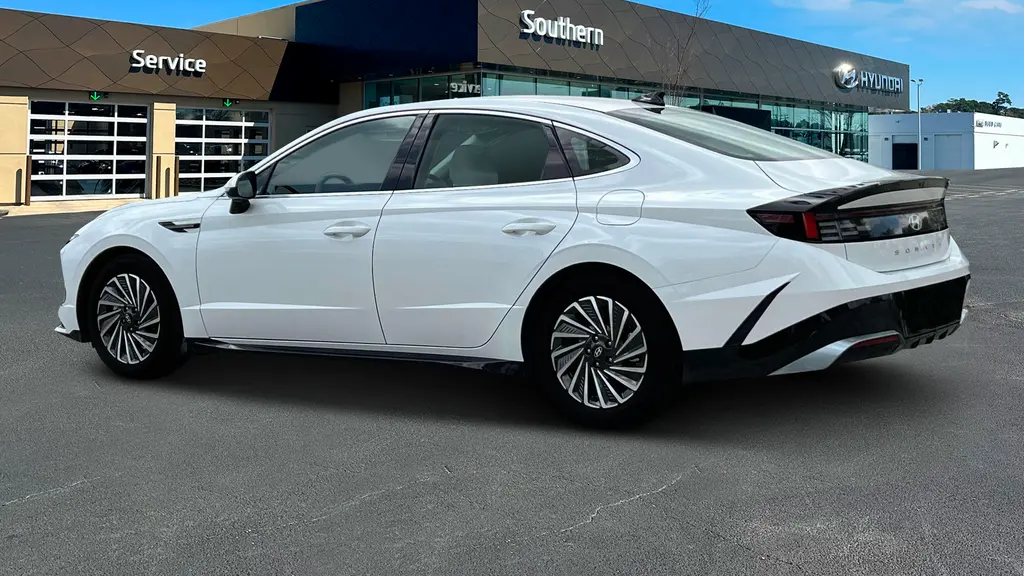 2025 Hyundai SONATA Hybrid SEL