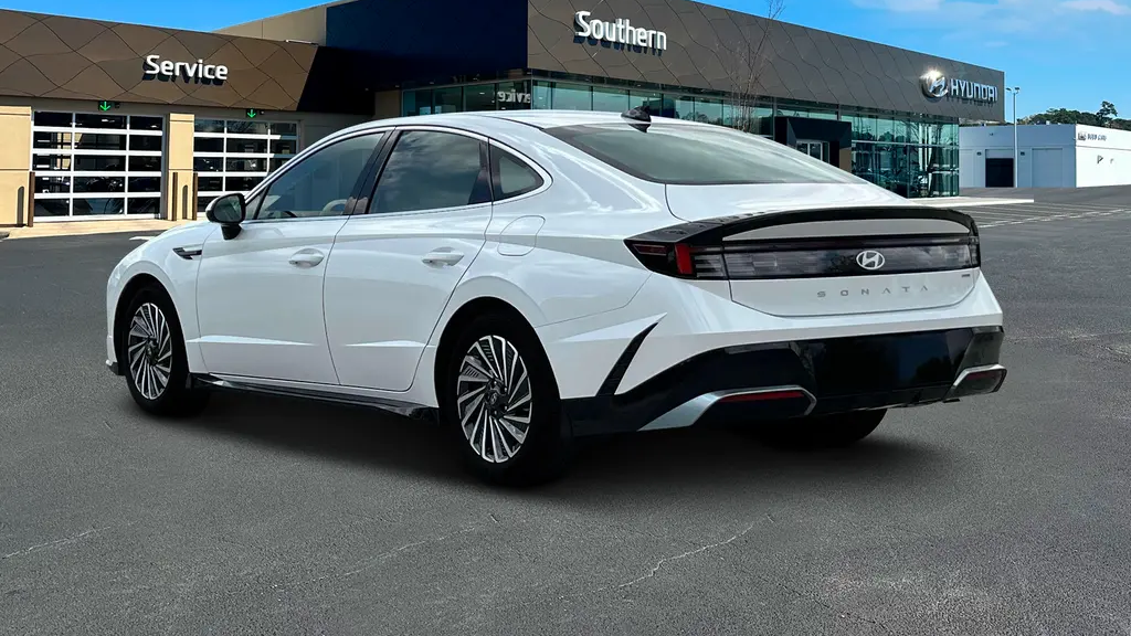 2025 Hyundai SONATA Hybrid SEL