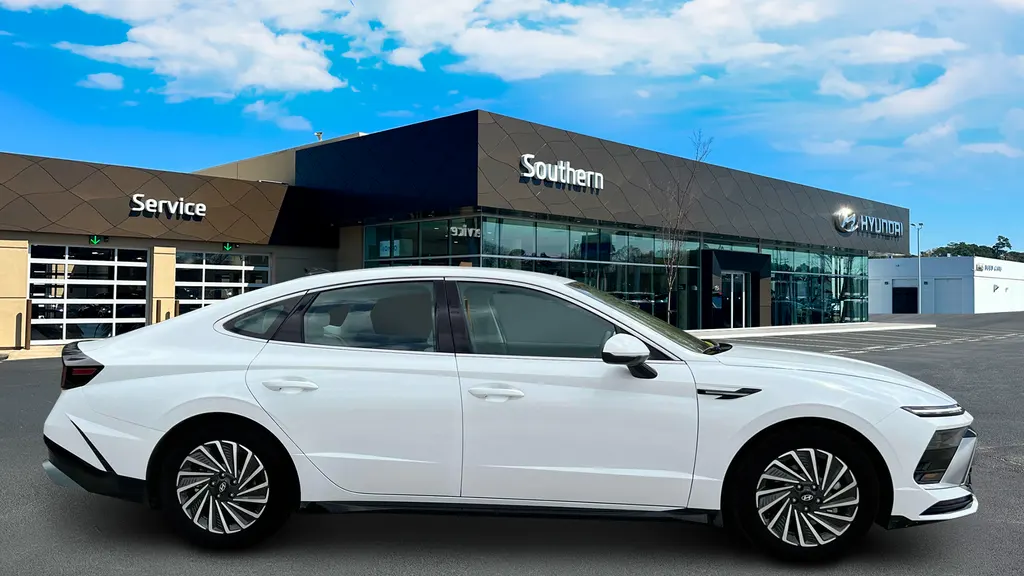 2025 Hyundai SONATA Hybrid SEL