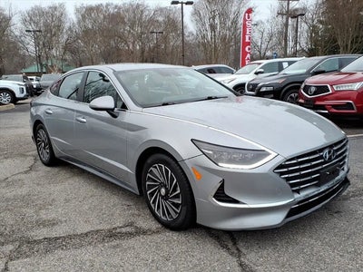 Photo of a 2023 Hyundai Sonata Hybrid SEL 4DR Sedan for sale