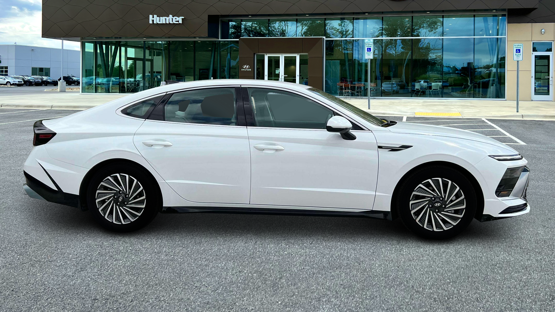 2024 Hyundai SONATA Hybrid SEL