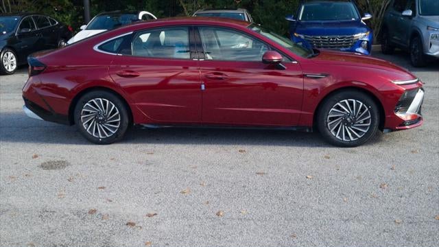 2025 Hyundai SONATA Hybrid SEL