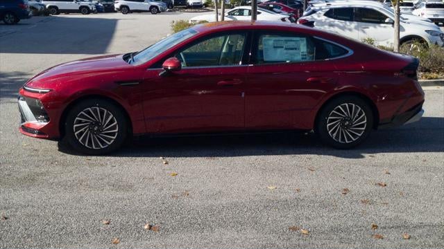2025 Hyundai SONATA Hybrid SEL