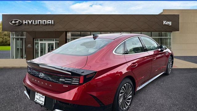 2025 Hyundai SONATA Hybrid SEL