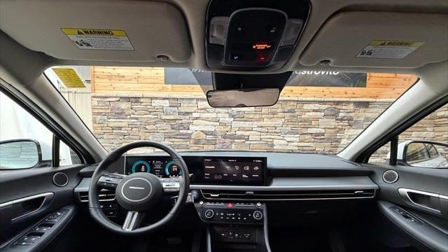2025 Hyundai SONATA Hybrid SEL