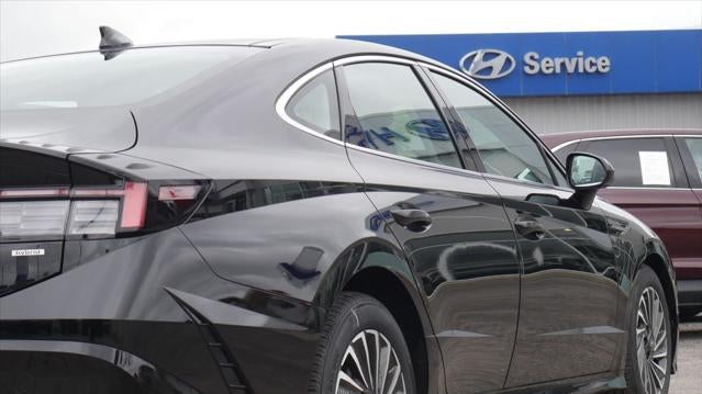2026 Hyundai SONATA Hybrid SEL