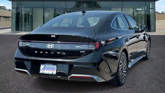 2025 Hyundai SONATA Hybrid Limited