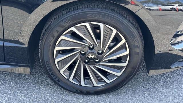2025 Hyundai SONATA Hybrid Limited