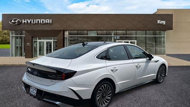 2025 Hyundai SONATA Hybrid Limited