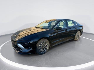 2025 Hyundai SONATA Hybrid with Abyss Black Exterior