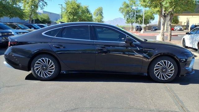 2025 Hyundai SONATA Hybrid Limited
