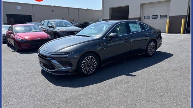2025 Hyundai SONATA Hybrid Limited