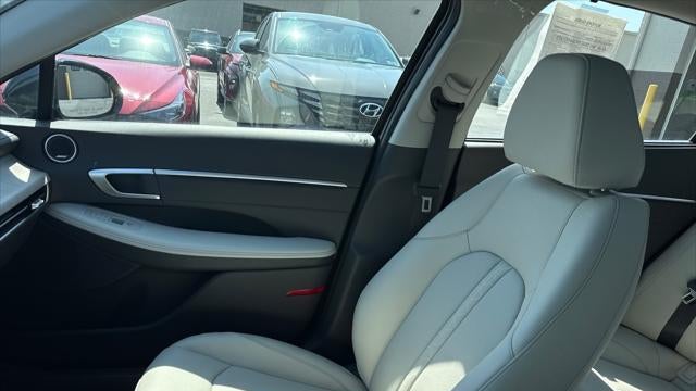2025 Hyundai SONATA Hybrid Limited
