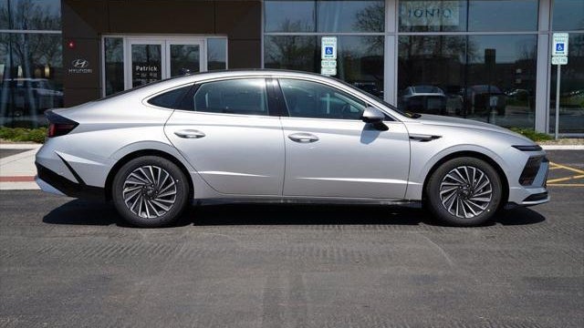 2025 Hyundai SONATA Hybrid Limited