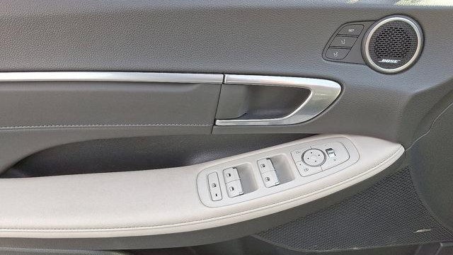 2022 Hyundai SONATA Hybrid Limited
