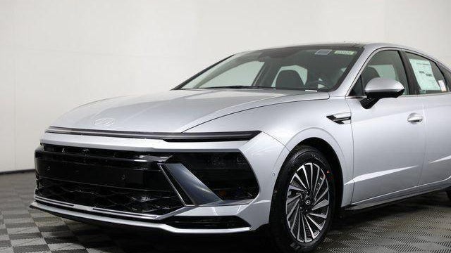 2025 Hyundai SONATA Hybrid Limited