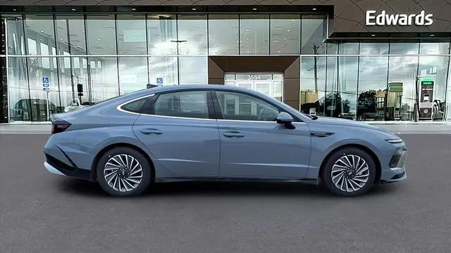 2025 Hyundai SONATA Hybrid Limited