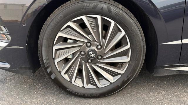 2025 Hyundai SONATA Hybrid Limited