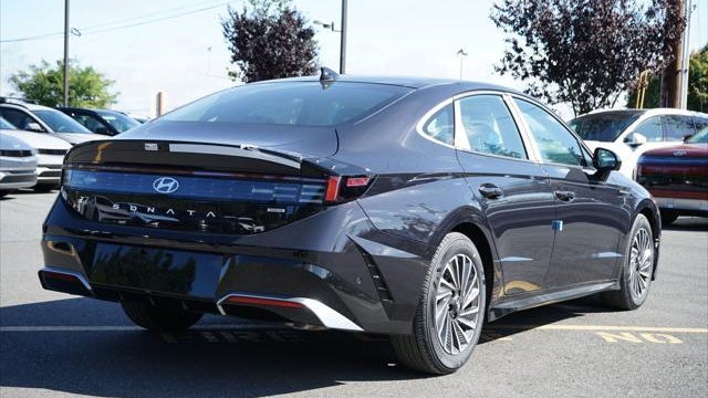 2025 Hyundai SONATA Hybrid Limited