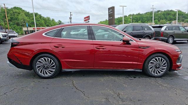 2025 Hyundai SONATA Hybrid Limited