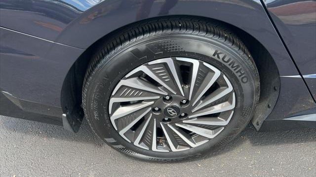 2025 Hyundai SONATA Hybrid Limited