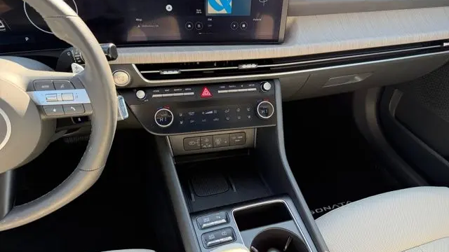 2025 Hyundai SONATA Hybrid Limited