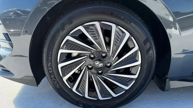 2025 Hyundai SONATA Hybrid Limited