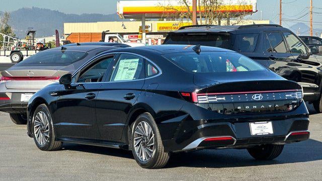 2025 Hyundai SONATA Hybrid Limited