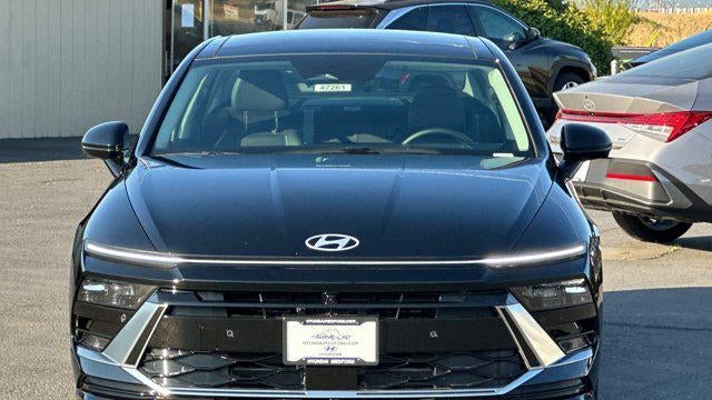 2025 Hyundai SONATA Hybrid Limited