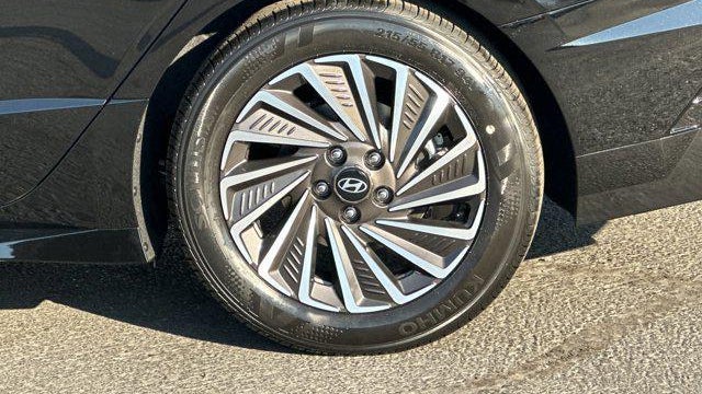 2025 Hyundai SONATA Hybrid Limited