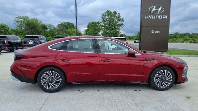 2025 Hyundai SONATA Hybrid Limited
