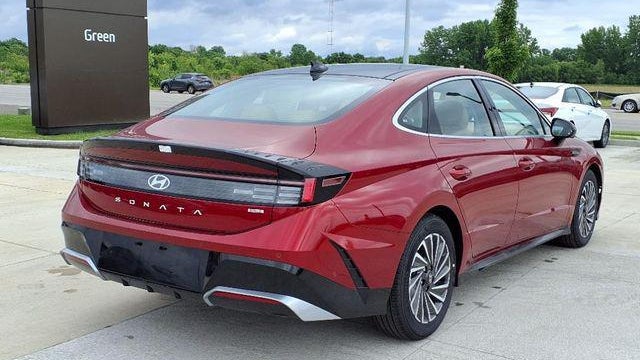 2025 Hyundai SONATA Hybrid Limited