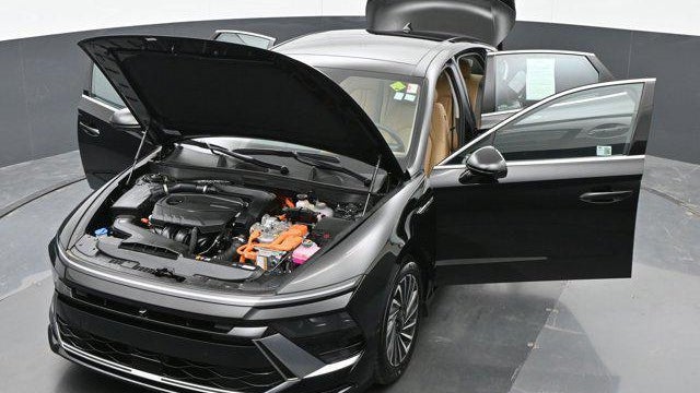 2025 Hyundai SONATA Hybrid Limited